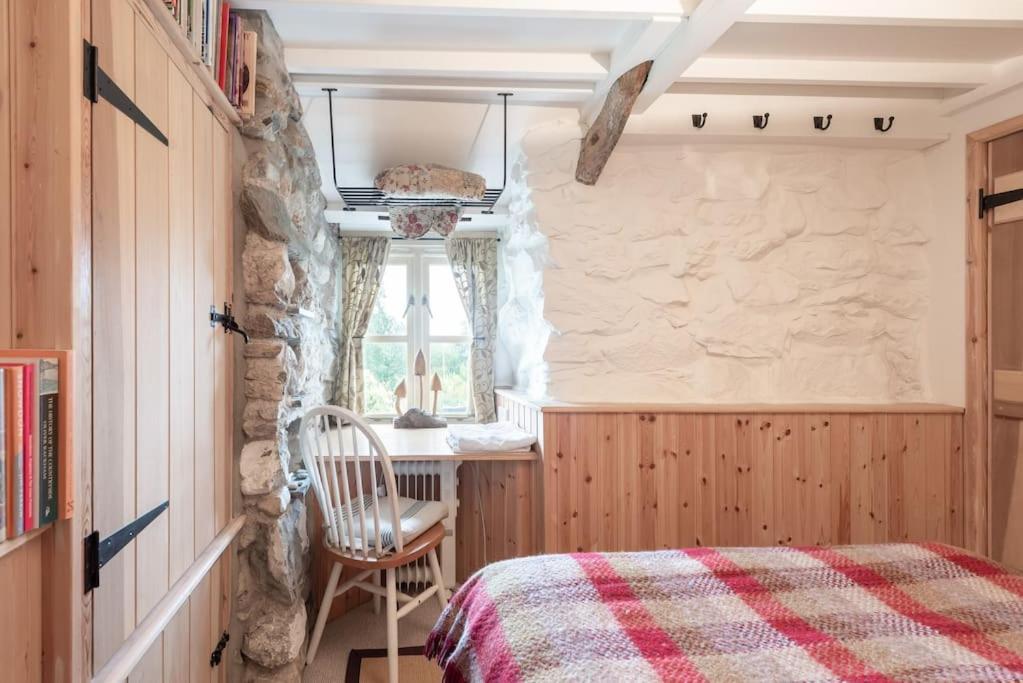 Traditional Stone Cottage With Sea Views In Snowdonia National Park Brynkir Kültér fotó